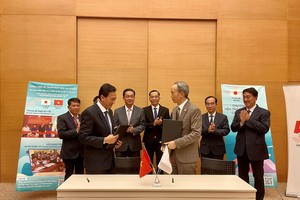 Japan gives non-refundable aid for three projects in Vietnam