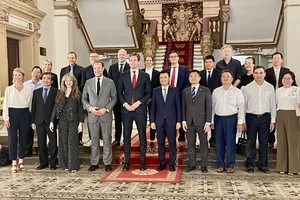 Rotterdam Vice Mayor shares experience in combating climate change with HCMC