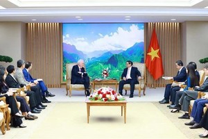 Prime Minister receives experts of Fulbright University Vietnam