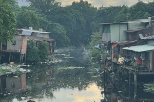 HCMC: Only 983 slums along canals relocated in second quarter