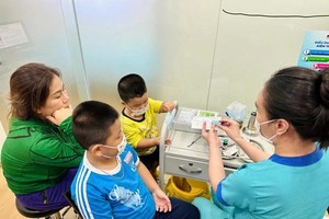 Health director visits private medical facilities in HCMC for evaluation