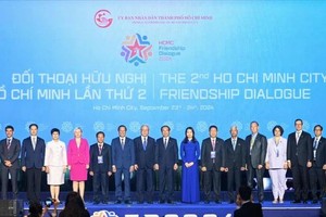 Int'l cooperation helps accelerate industrial transformation: HCMC Chairman