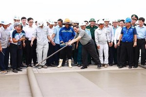 PM requests launch of emulation drive to complete Long Thanh airport project