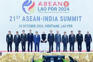 Vietnamese PM attends ASEAN summits with India, Canada