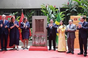PM attends inauguration of plaque in memory of President Ho Chi Minh in Brazil