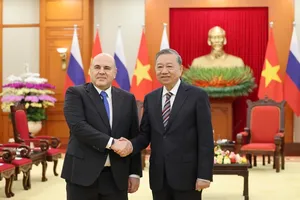 Party chief receives Russian PM