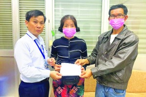 Hospital social workers connecting low-income patients with benefactors