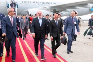 Brazilian President begins state visit to Vietnam