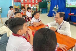 Schools in HCMC working to expand English language education
