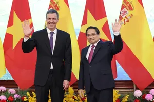 Vietnamese PM holds talks with Spanish counterpart