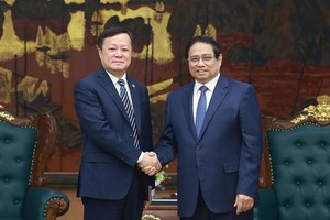 Prime Minister urges COMAC to support Vietnam in developing aviation industry