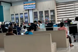 Citizens receive support in transactions as PINs replace tax codes