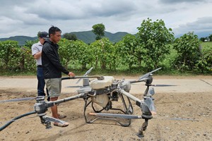 Man uses drone to rescue stranded children awarded certificate of merit