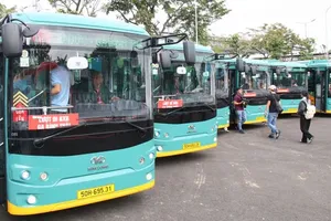 Green transport piloted in Can Gio, Con Dao paving way for low-emission zones