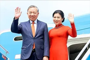 General Secretary of the Communist Party of Vietnam (CPV) Central Committee To Lam and his spouse Ngo Phuong Ly leave Hanoi on October 20, 2025 for an official visit to Finland (Photo: VNA)