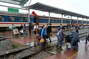 Vietnam railways temporarily suspends multiple train services until November 10