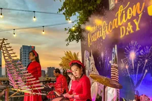 Hotels, cruises in Ho Chi Minh City fully booked for New Year’s Eve fireworks