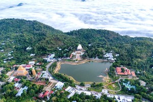 “Cloud market” of Mount Cam: Fleeting bazaar amid mist of Mekong Delta region