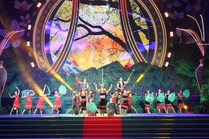 Mang Den Culture and Tourism Week opens in blaze of color and celebration