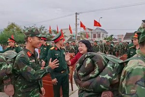 Farewell ceremony held for soldiers helping rebuild homes after floods