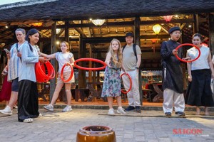 Traditional festival in Nha Trang enchants int'l visitors with cultural essence