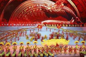 Special music shows celebrate success of 14th National Party Congress