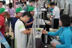 Noi Bai and Tan Son Nhat increase takeoffs to meet holiday rush