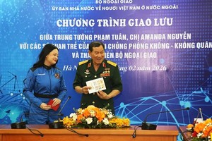 Vietnam’s first astronaut meets Vietnamese-American space pioneer