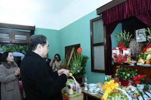 NA Chairman pays tribute to President Ho Chi Minh at House 67 ahead of Tet