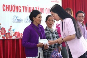 “Compassionate Tet” brings gifts to disadvantaged families in Quang Ngai