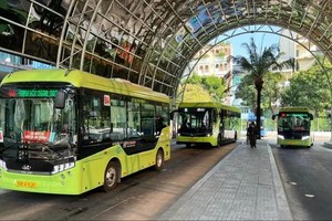 Ho Chi Minh City proposes resolution to support bus users amid rising fuel costs