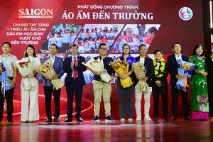 Golden ball winner joins scholarship drive for disadvantaged students in HCMC