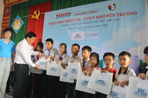 SGGP scholarship program brings hope to Nghe An students