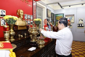 NA Chairman pays tribute at Hoc Mon historic site