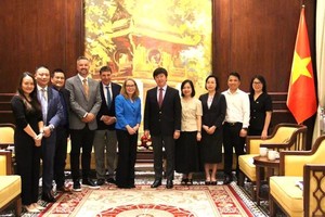Intel continues to expand cooperation, semiconductor investment in Vietnam