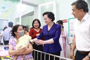 Deputy PM visits hospitalized kids ahead of International Children’s Day