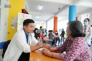 HCMC leader pushes for pilot cancer screening program to improve public health
