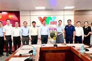 HCMC leaders visit major press agencies ahead of Revolutionary Press Day