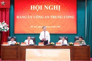 Top leader hails crime-fighting efforts, sets security tasks for second half