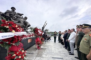 Vietnam, Cuba pay tribute to fallen Cuban military experts
