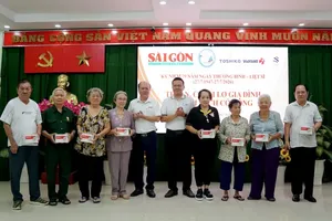 SGGP honors war veterans' families with gifts and scholarships