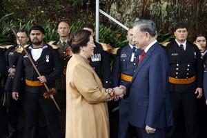 Official welcome ceremony held for top Vietnamese leader in New Zealand