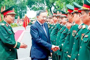 General Secretary and President To Lam visits Infantry Division 308