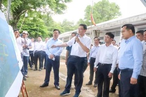 Ho Chi Minh City inspects key infrastructure projects in eastern area