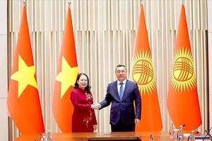 Vietnamese, Kyrgyzstani leaders discuss ways to deepen bilateral relations
