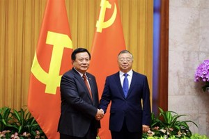 Vietnam, China step up theoretical exchanges, share Party-building experience
