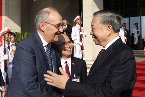Swiss President wraps up successful visit to Vietnam
