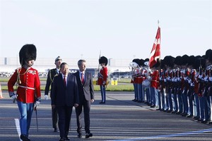 Top leader arrives in Copenhagen, beginning State visit to Denmark