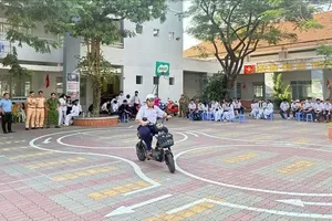 Ho Chi Minh City traffic police intensify road safety education in schools