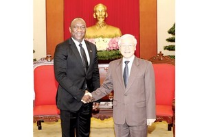 Secretary General of the Communist Party of Vietnam Nguyen Phu Trong welcomed President of the Senate of Haiti Youri Latortue 